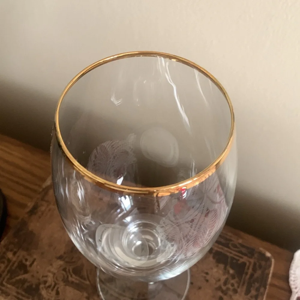 Stella Artois Glass Goblet with Gold Rim party ready